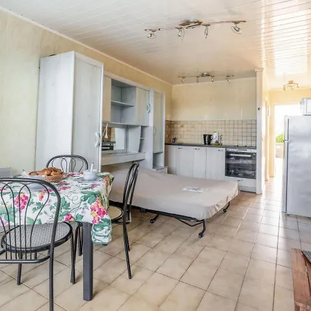 Daire Les Oceanides-4 By Interhome